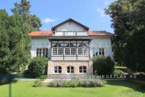 Estate photo