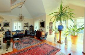 Estate photo