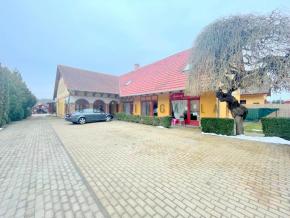 Estate photo