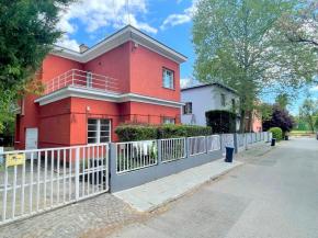Estate photo