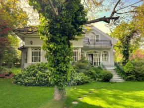 Estate photo